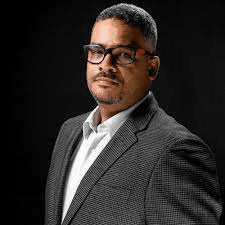 Billy Graham Castillo, mención de honor por Transformación laboral: impacto de la automatización en América Latina (2015-2020) y la probabilidad de automatización de los empleos