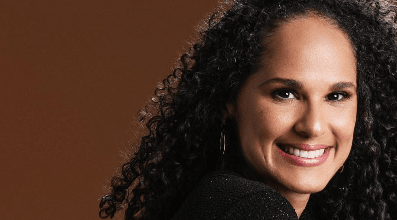 Felivia Mejía Santos, ganadora del primer lugar Premios de Periodismo Rafael Herrera, FUNGLODE