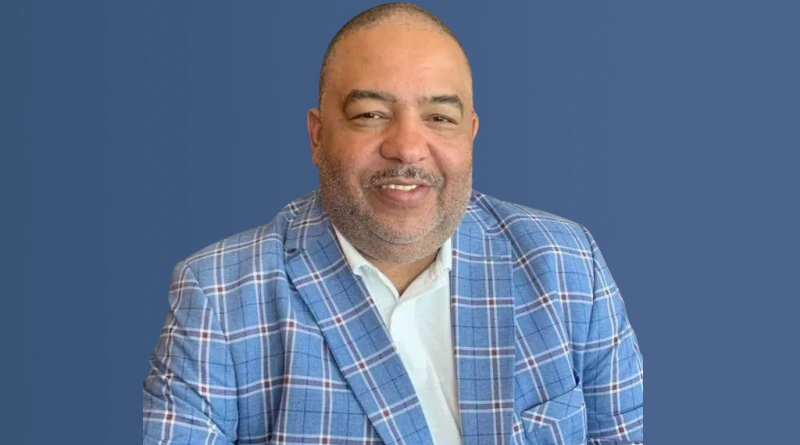 Jorge Lendeborg pondera labor del ministro de Trabajo Eddy Olivares
